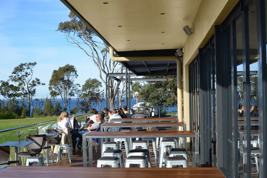 Pub Hotel: The Husky